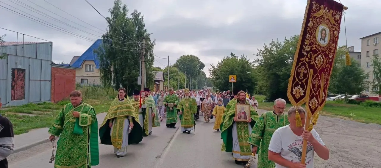 Крестный ход до Спасского кафедрального собора