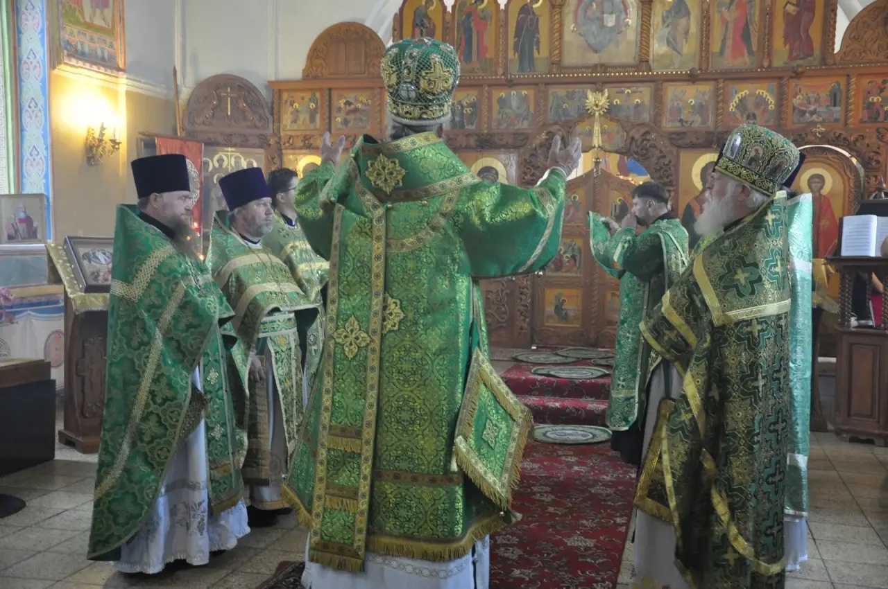 Божественная литургия в честь Дня крещения Руси, епископ Каинский и Барабинский Владимир